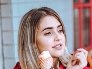 Hazel Ayse Hilal Butut 